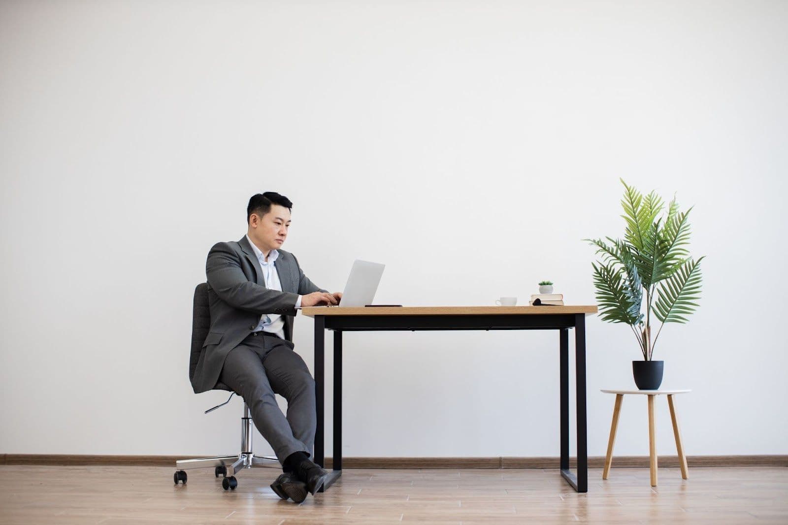 3. พนักพิงที่ปรับเอนได้ (Reclining Backrest)